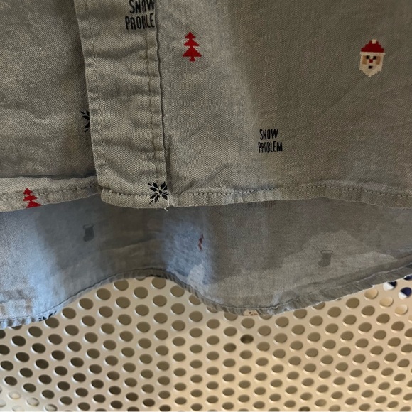 Divided by H&M Christmas Theme Gender Neutral Button Down Shirt Size XL Blue - Picture 9 of 10